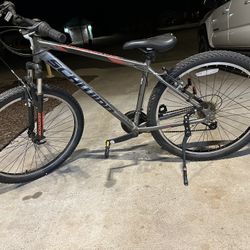 Schwinn Mountain Bike 21 Speed