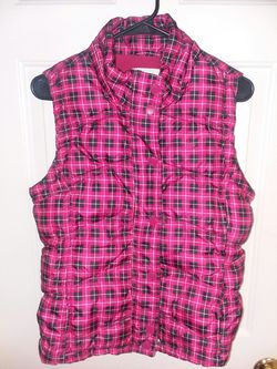 Pink and black plaid aéropostale vest