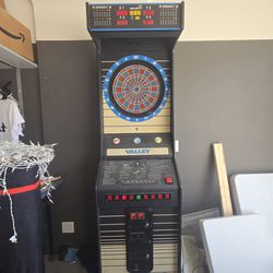 Electronic dart machine