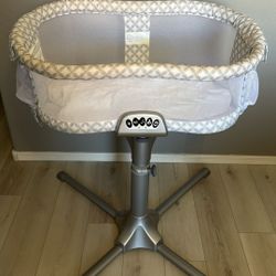 Halo Bassinet Swivel Sleeper Bassinet 