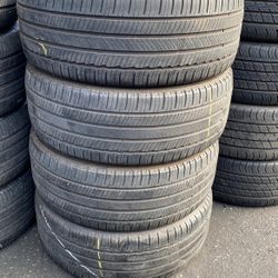 235/45R18 Marca Michelin En Perfectas Condiciónes De Vida