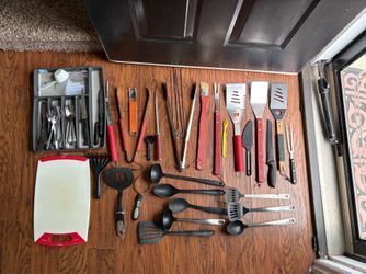 Kitchen & Grilling Utensils Lot - Good condition