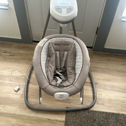 Graco Swing /  Jumper (Tacoma)