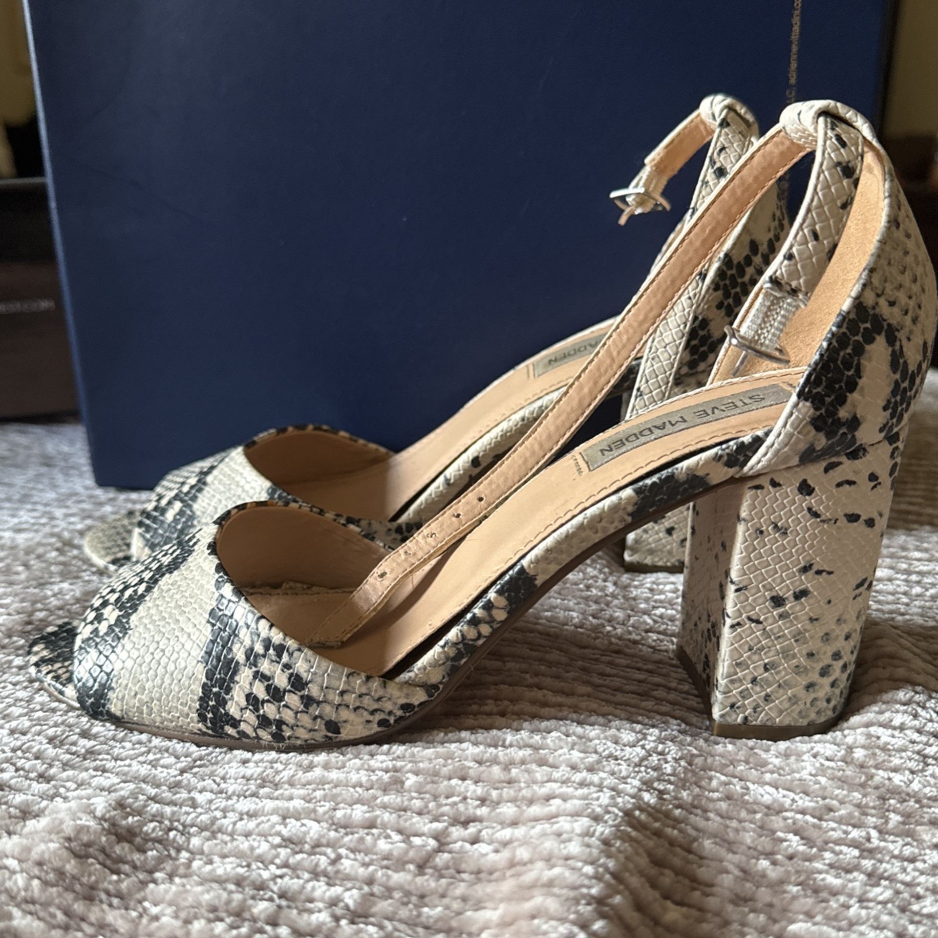 Steve Madden Snake Print Size 8 Nude/Black