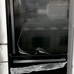 NEW 32” COUNTER-DEPTH Bottom-Freezer Refrigerator 17.2cu.ft.