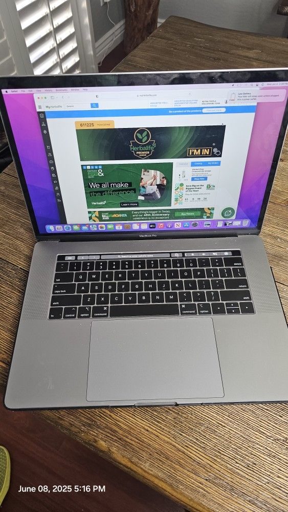 MacBook Pro A1990