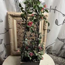 Floral Arrangements With Trellis
