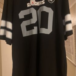 Raiders McFadden Jersey XL New 