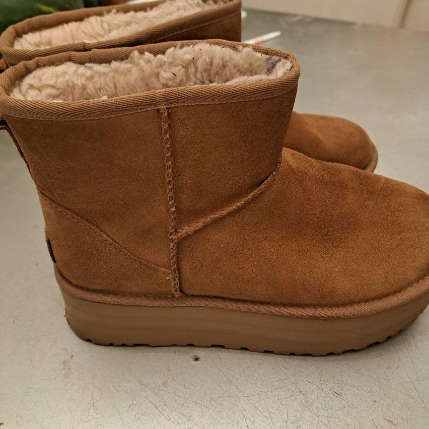 Uggs Boots Size 10