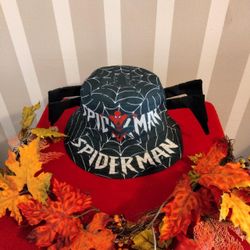 Marvel Men's Black and White Hat