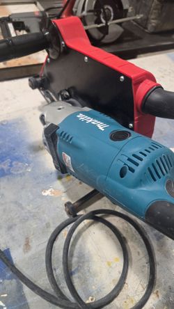 Makita 15 amp 7 inch angle grinder.