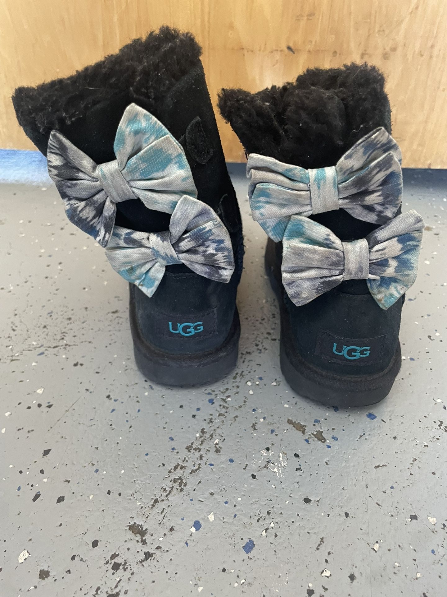 UGGS