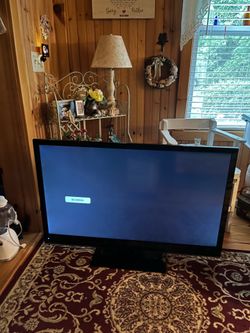 LG 47” (47LV4400-UA) Like New $45 OBO!