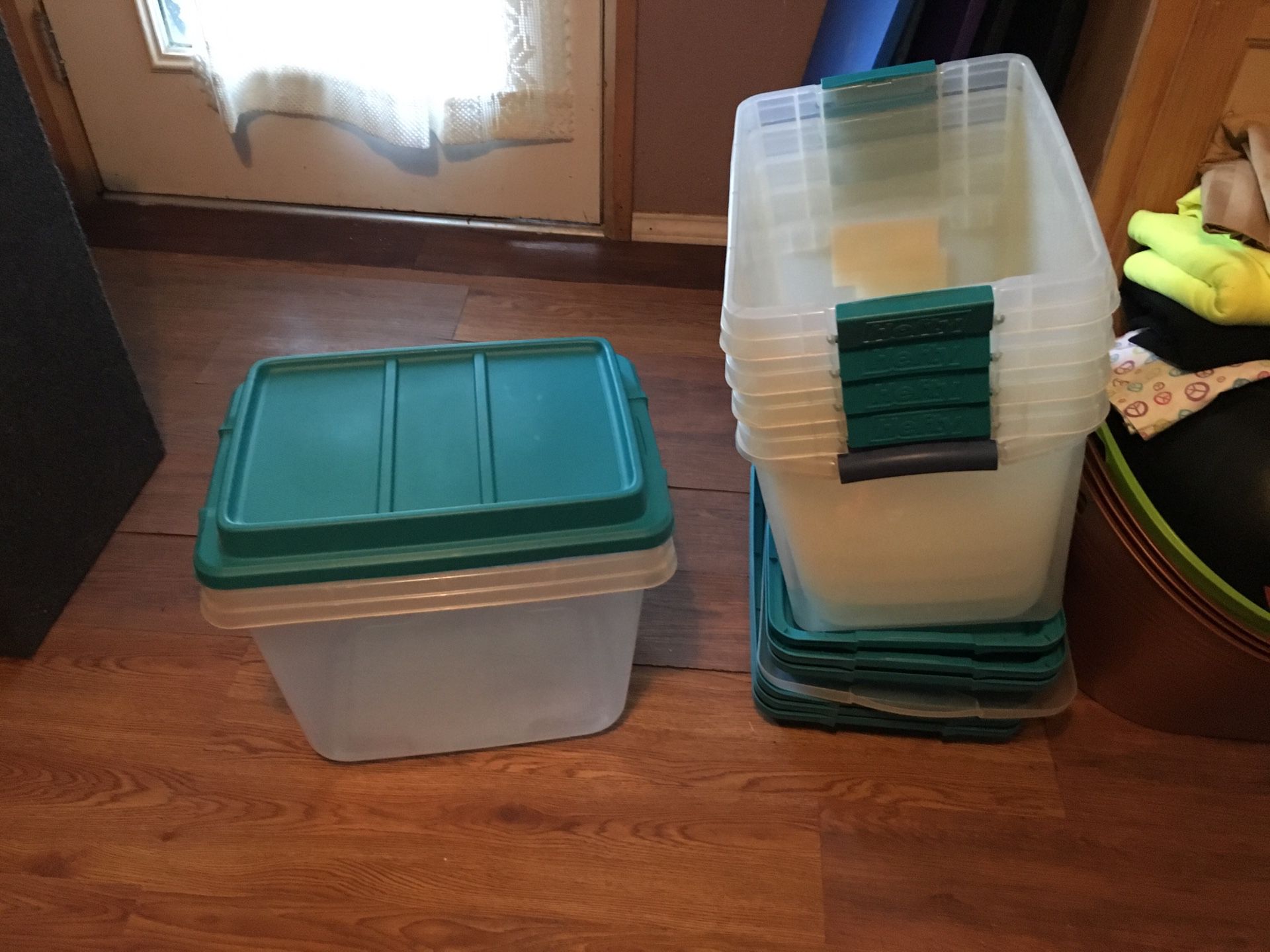 Hefty Storage containers