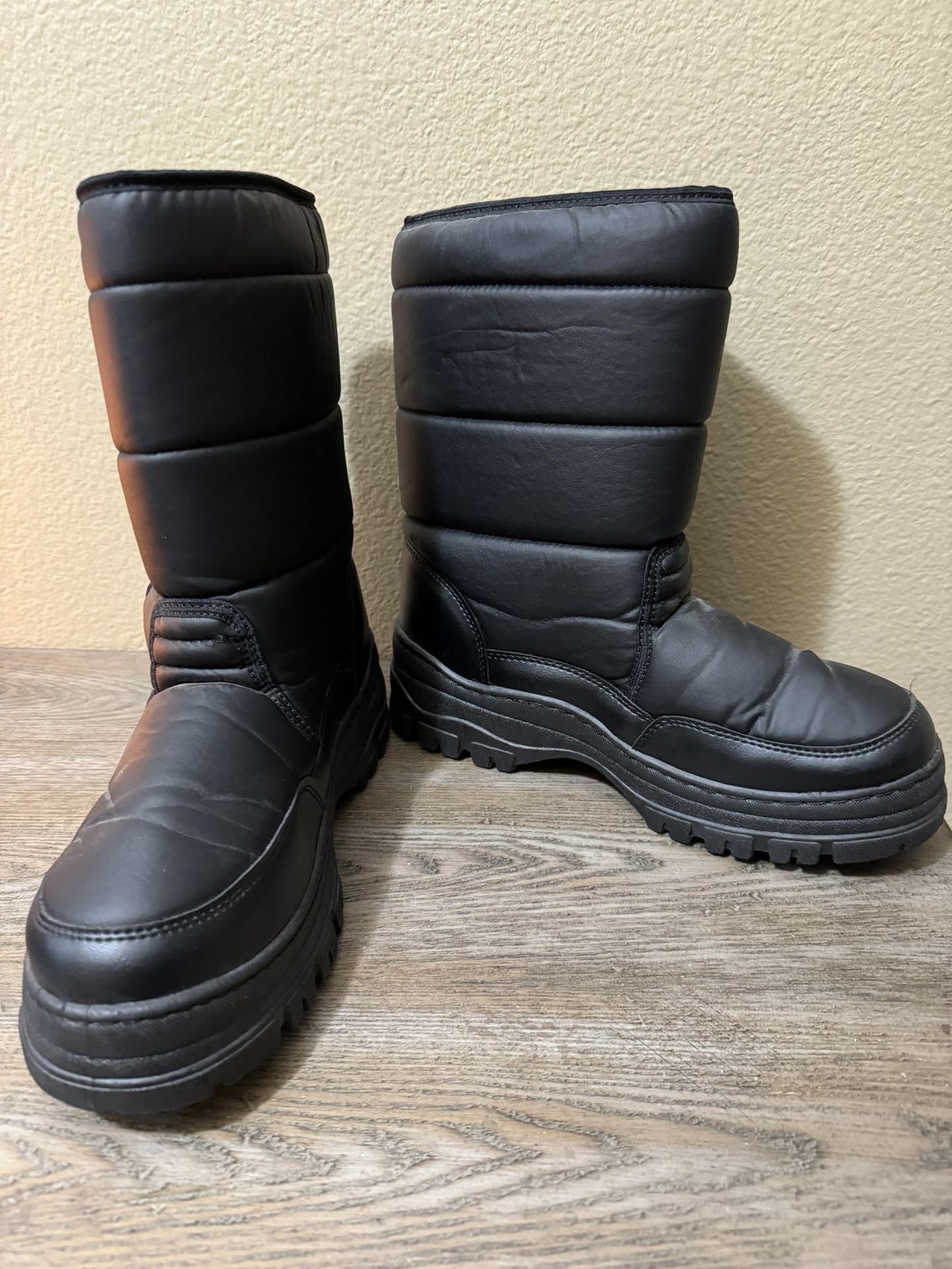 Men’s Snow Boots, Size 10