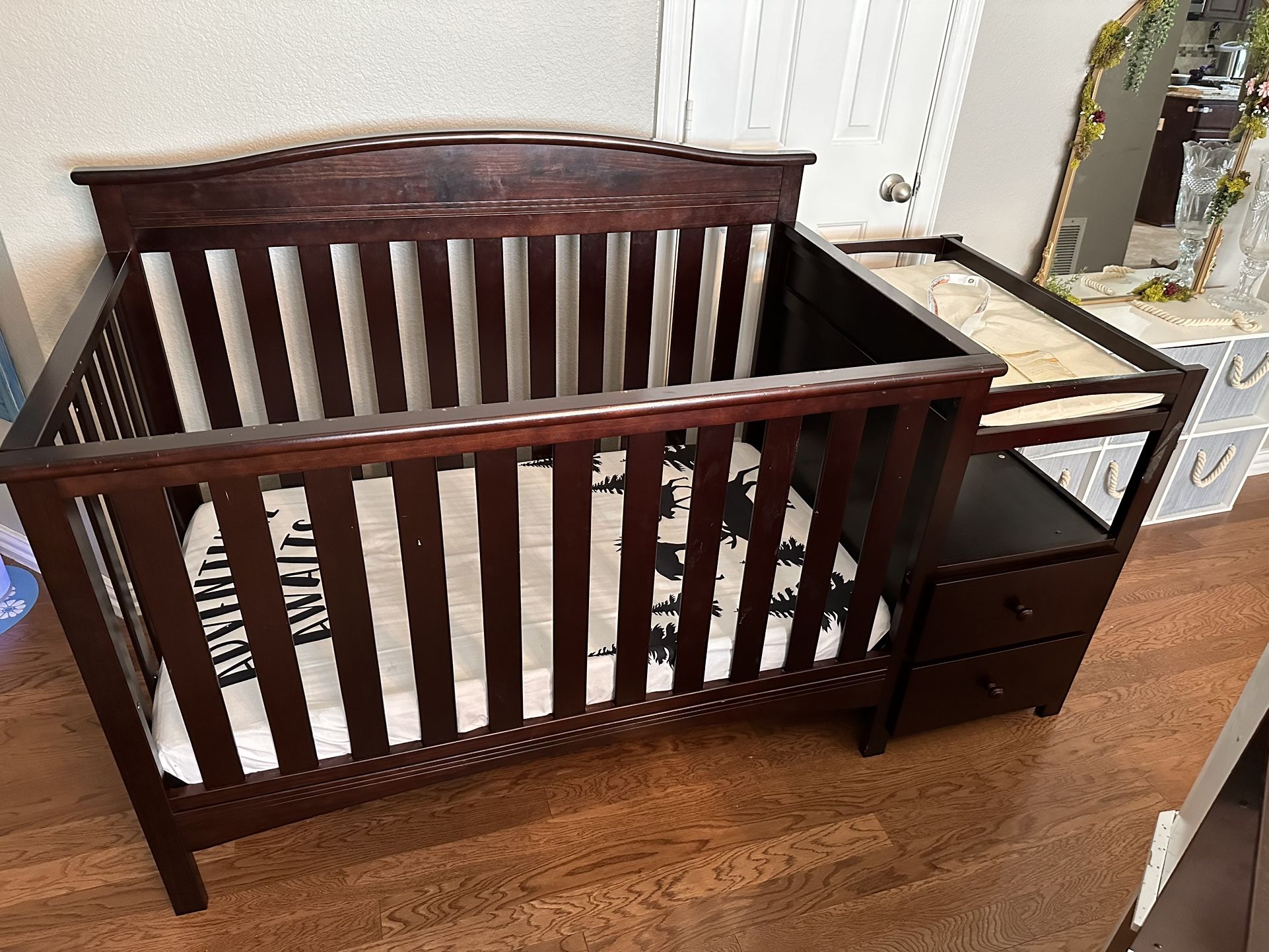 Delta Baby -Crib To Bed 3in1 (crib and changer)