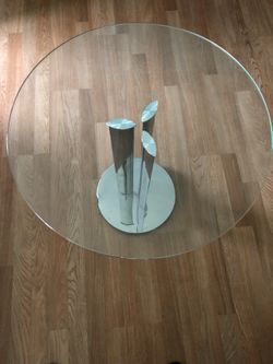 Glass table 1.9 ft