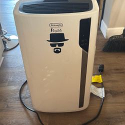 DeLonghi PACEX398VUVC-6ALWH 3-in-1 Pinguino Portable Air Conditioner - White