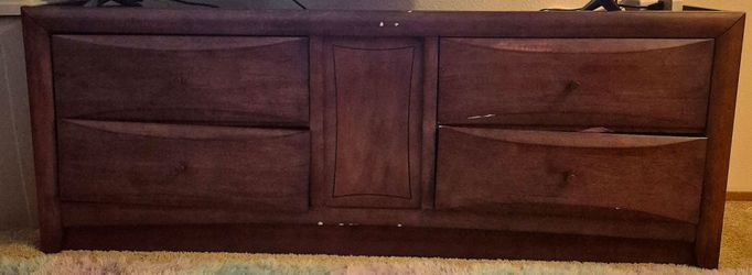 Dresser