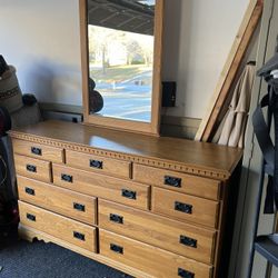 Solid Wood Dresser With Mirror 