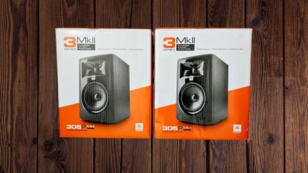 JBL 305P MkII 5 inch Powered Studio Monitor