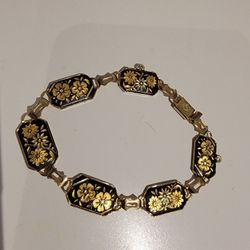 This is a Vintage Damascene Link Bracelet Crafted in Toledo Spain