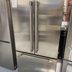 GE Monogram Stainless Steel ENERGYSTAR 23.1 Cu. Ft. Counter Depth French Door Refrigerator 