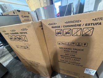 Frigidaire Washer and gas dryer