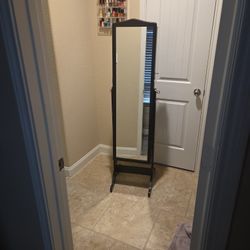 Mirror And Jewlry Holder 