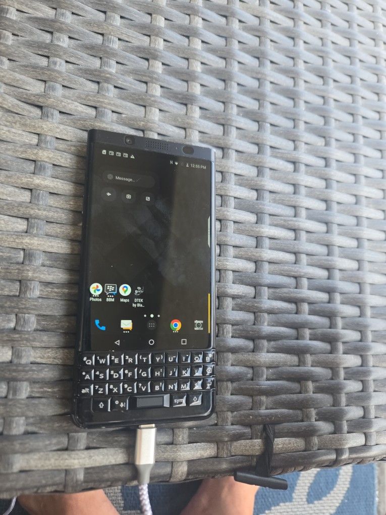 (PENDING SALE 11/7/25) Blackberry KeyOne Android Phone AT&T