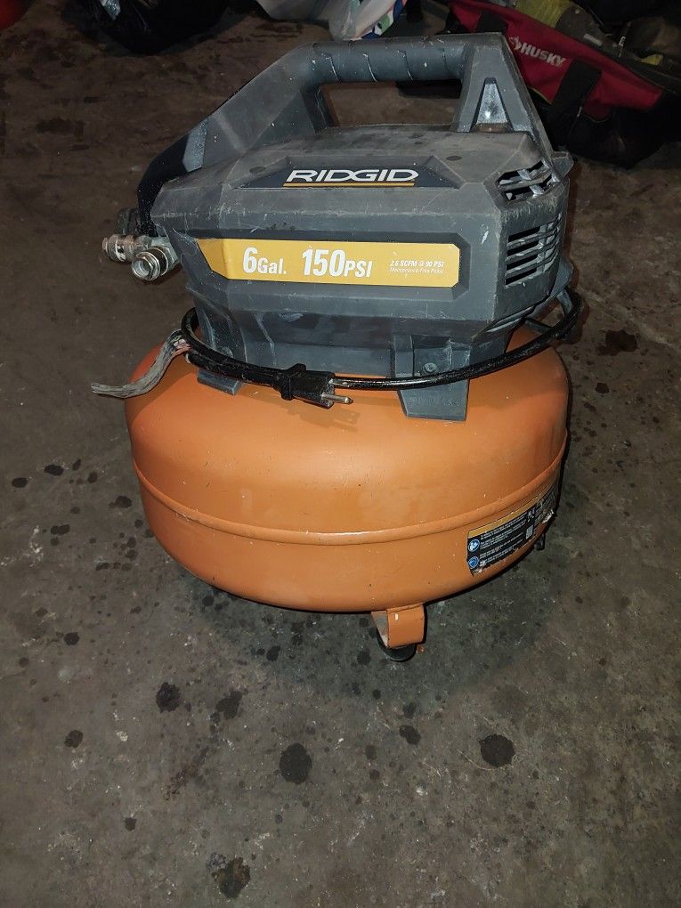 RIDGID 6Gallon 150psi Air Compressor
