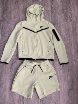Kids Nike tech Size M lime green