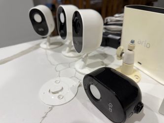 Arlo Wireless Security Camera Bundle
