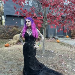 Black Size 6 Wedding Gown Corseted Top 