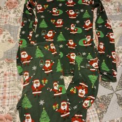 Piyama De Niño Size 16 En Buenas Condiciones $8