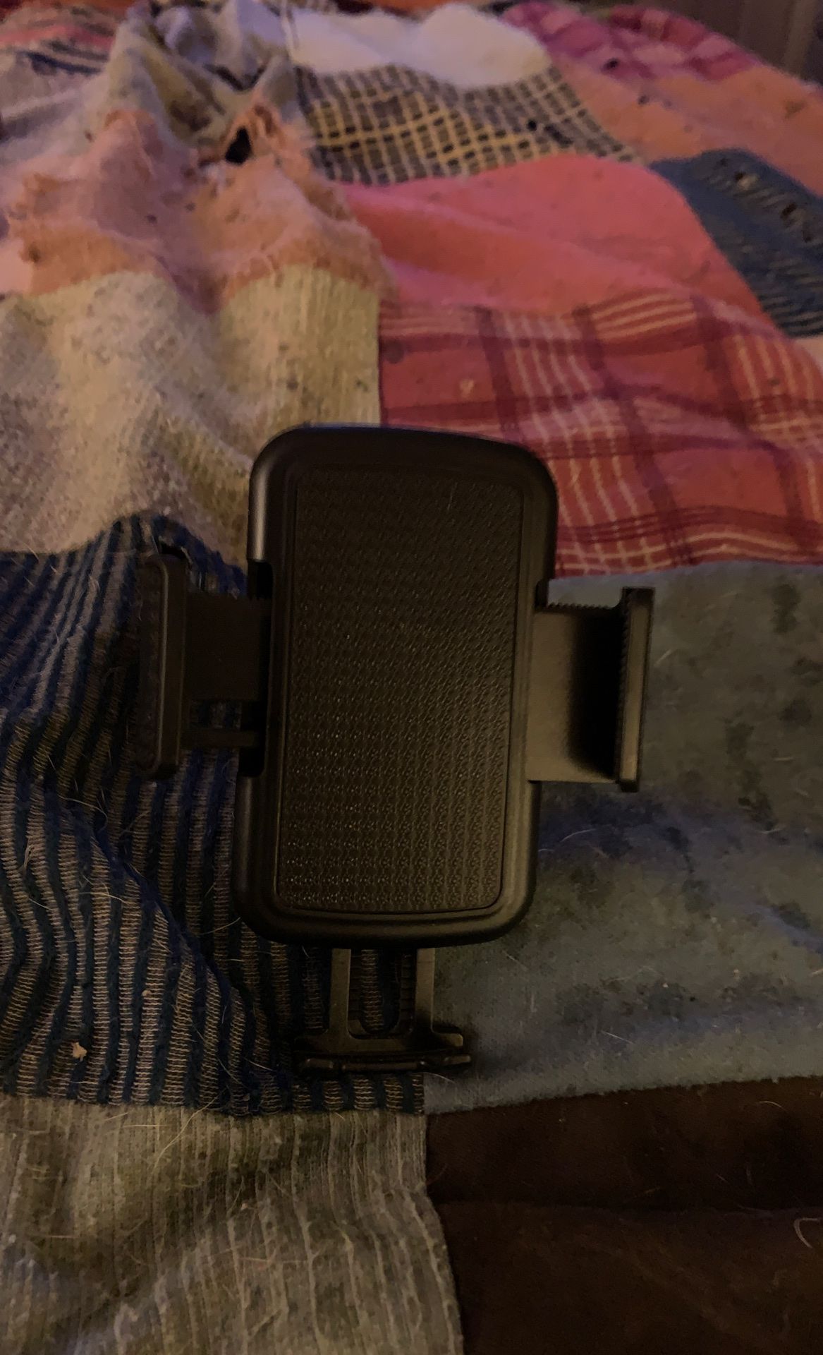 Vent cell Phone holder not a cheap one that falls off