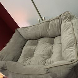 NEW Small, Medium and Large Pet Beds