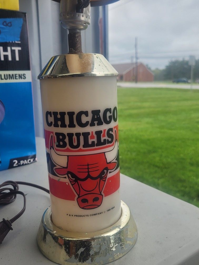 Chicago Bulls Vintage Lamp