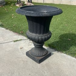 Urn Shape Flower Pot