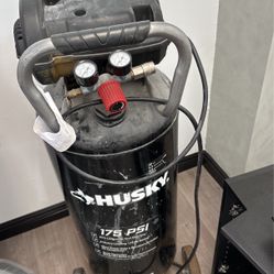 20 Gallon Husky Air Compressor 