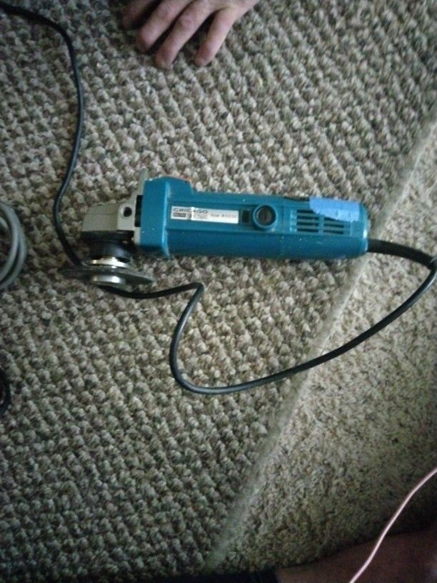 CHICAGO ELECTRIC #31135 4.5" ANGLE GRINDER