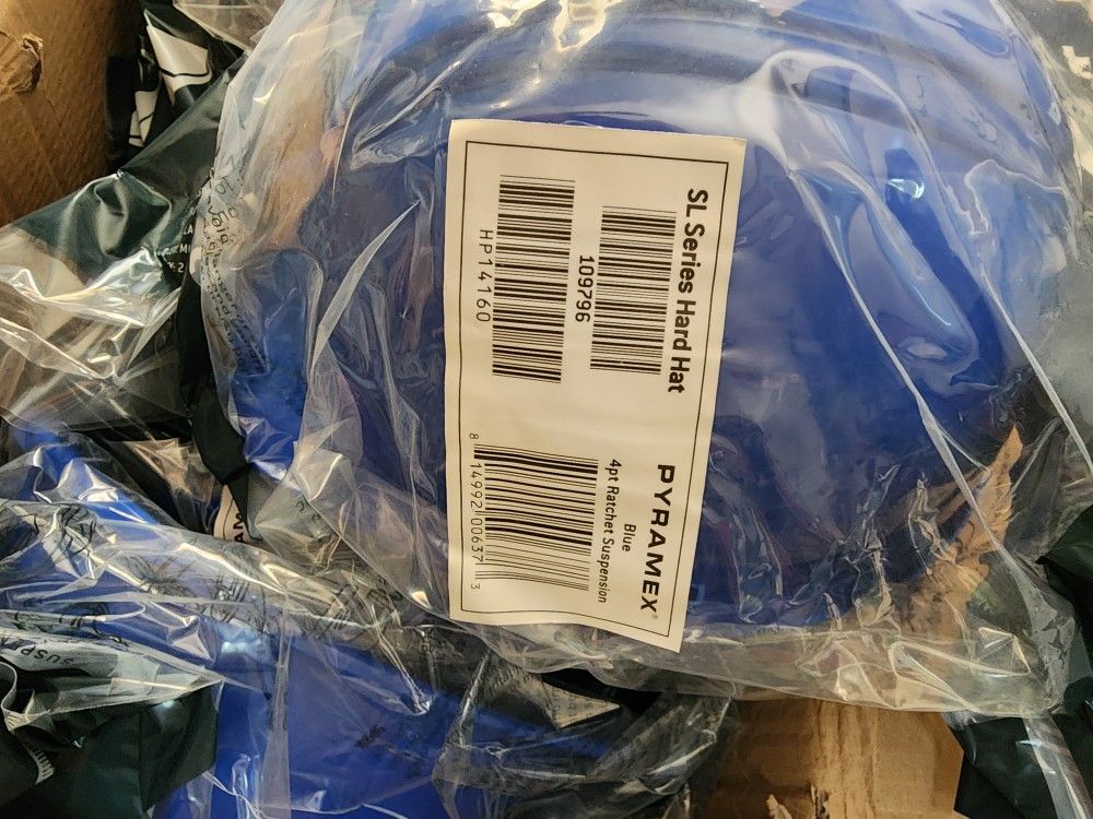 10 Pyramex Hard Hat 4pt Ratchet Suspension.