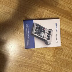 Zoom PodTrak P4 Podcast Recorder