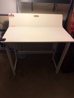 Kids folding desk