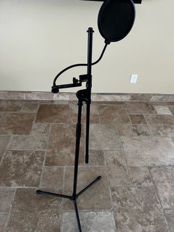 Microphone Stand with Pop Filter