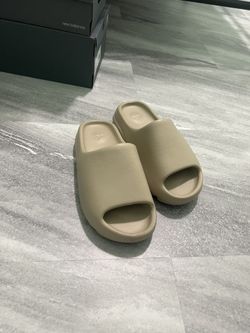 Yeezy Slide  8M