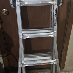 Gorilla Ladder 18'ft  300 lbs Load Capacity 