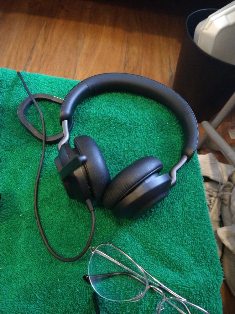 Premium Sunglasses And Headphones With Active Noise Cancelling