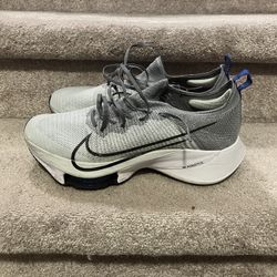 Nike Air Zoom Tempo Next %