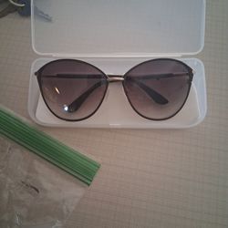 Tom Ford Sunglasses Over 500 Retail, No Scrathes, Female 